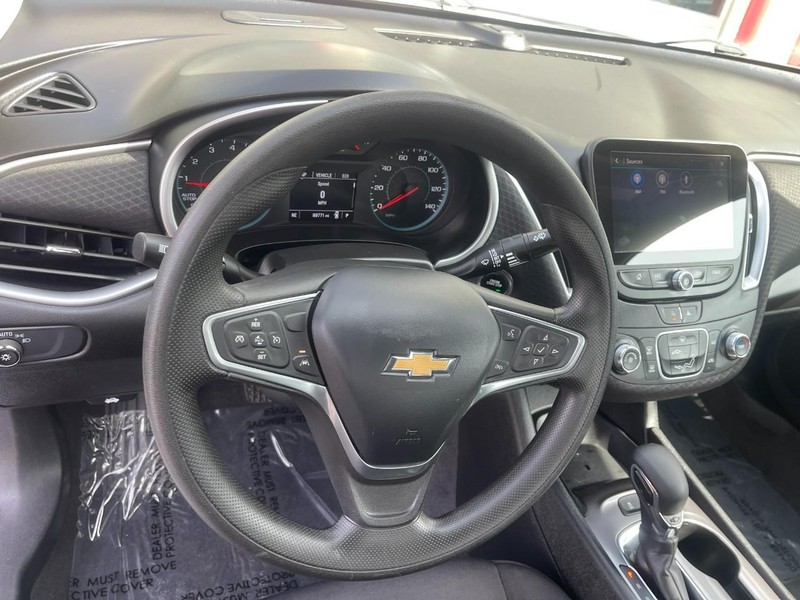 Chevrolet Malibu Vehicle Image 21