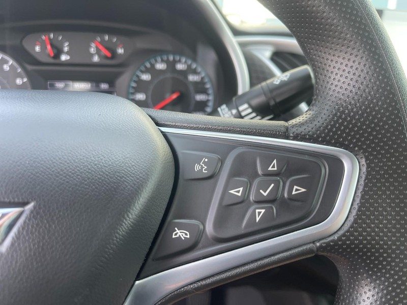 Chevrolet Malibu Vehicle Image 23