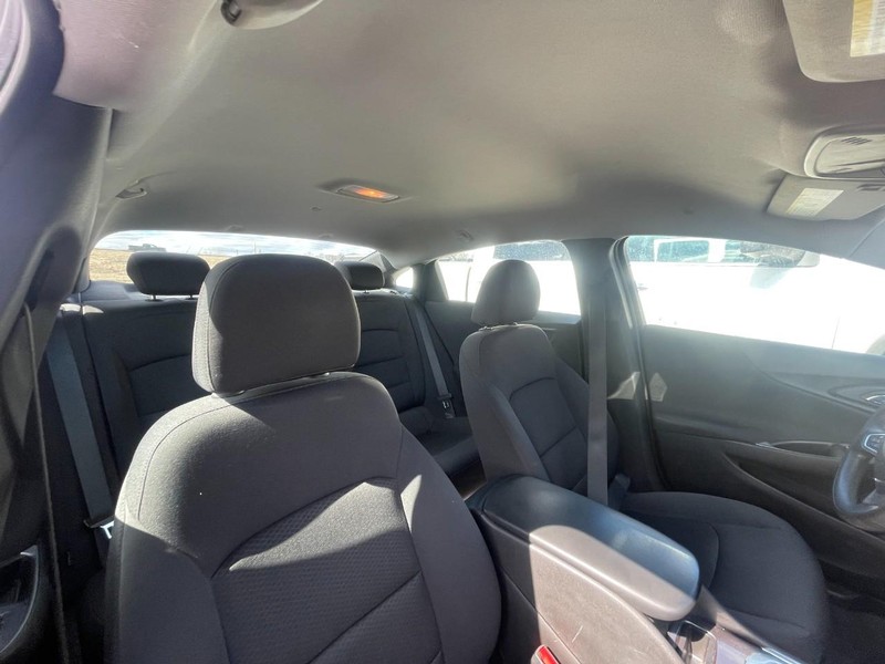 Chevrolet Malibu Vehicle Image 04