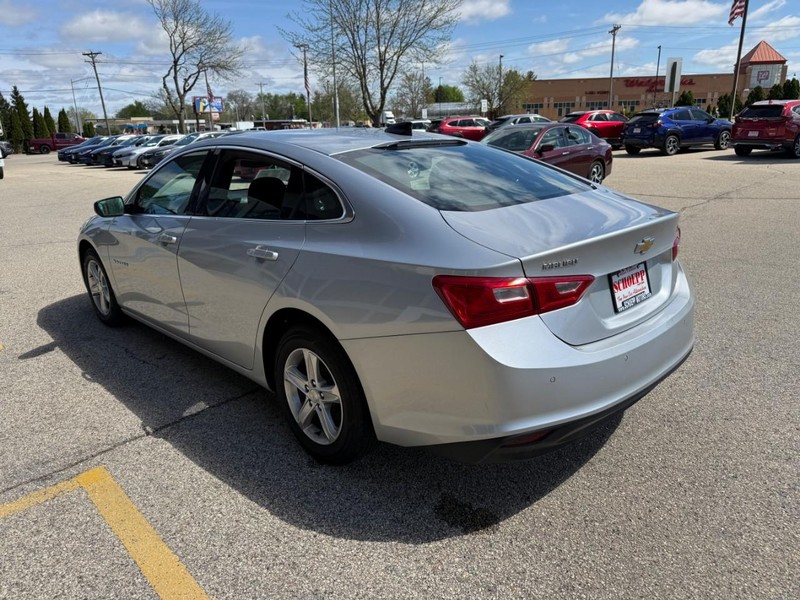 Chevrolet Malibu Vehicle Image 07