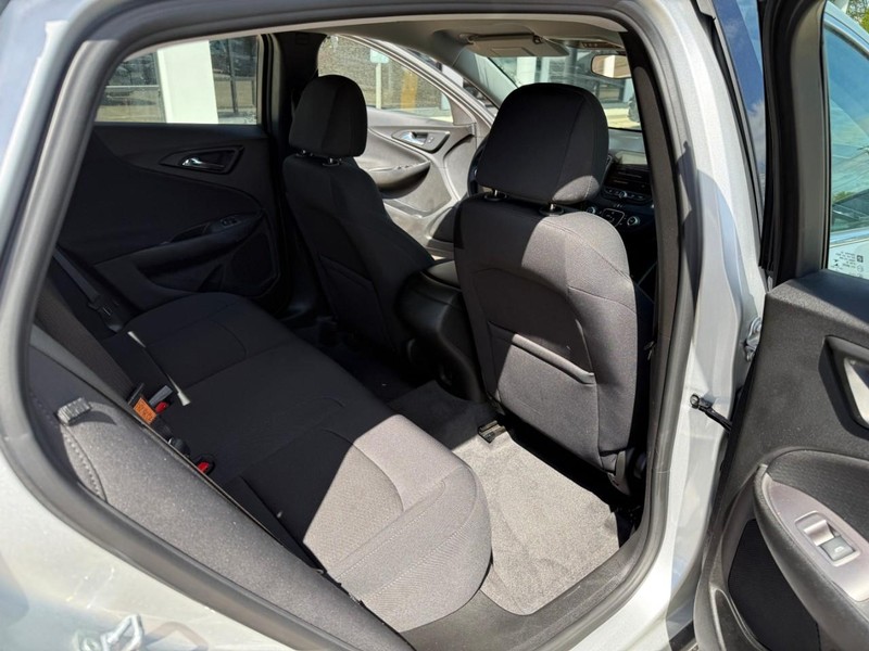 Chevrolet Malibu Vehicle Image 15