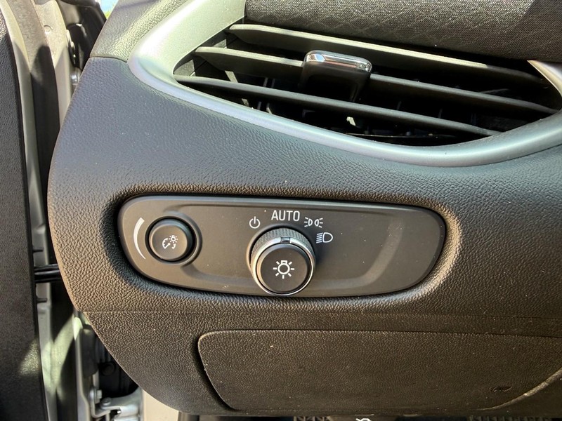 Chevrolet Malibu Vehicle Image 18