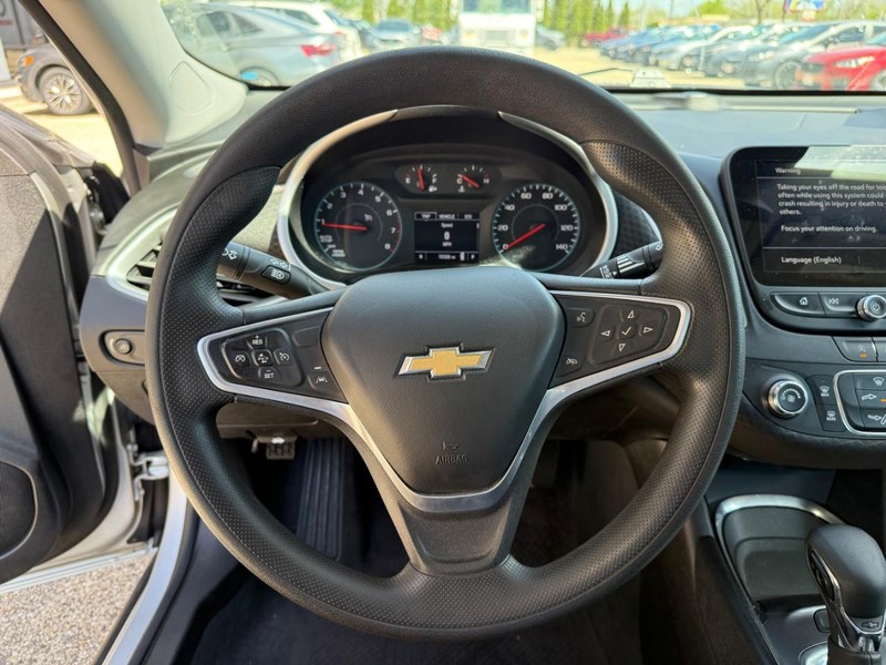 Chevrolet Malibu Vehicle Image 19