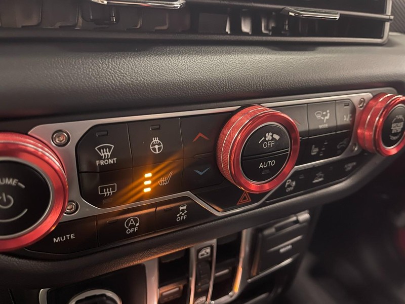 Jeep Wrangler Vehicle Image 31