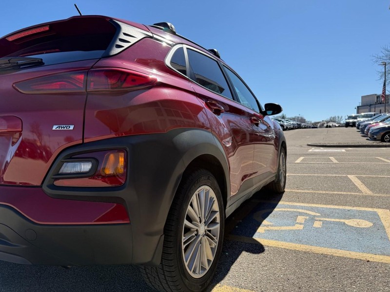 Hyundai Kona Vehicle Image 11