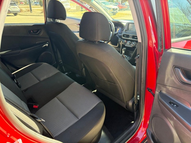 Hyundai Kona Vehicle Image 23