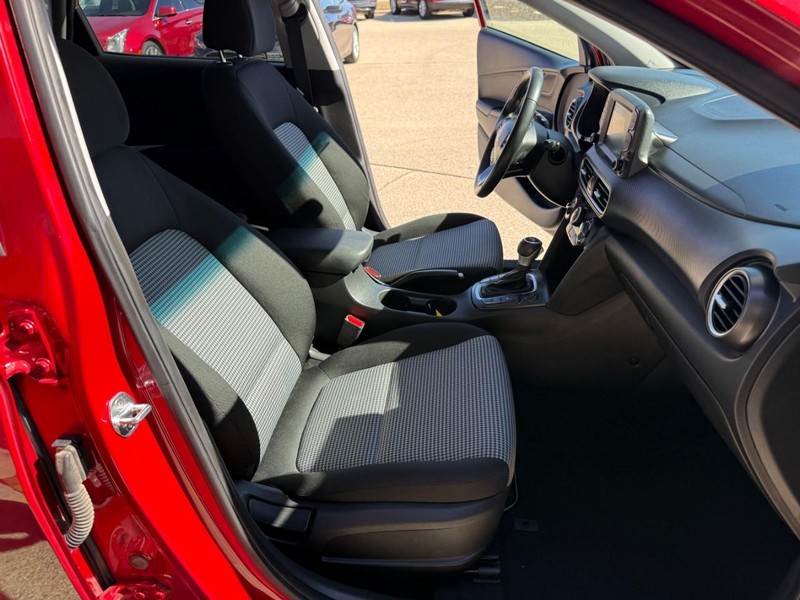 Hyundai Kona Vehicle Image 24