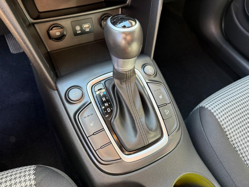 Hyundai Kona Vehicle Image 37