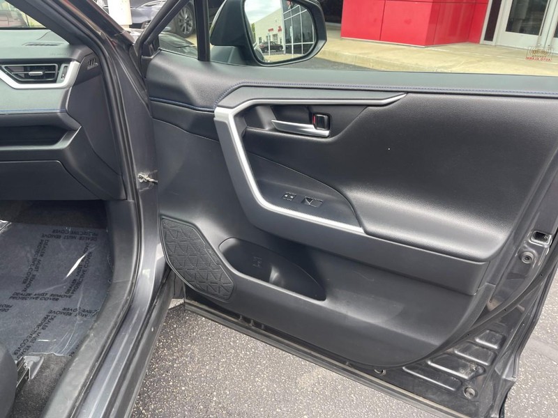 Toyota RAV4 Vehicle Image 06
