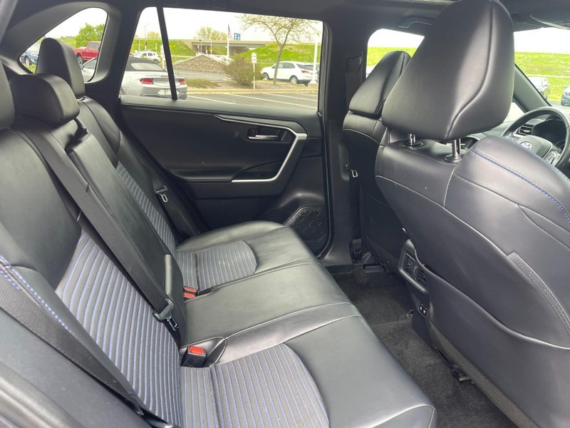 Toyota RAV4 Vehicle Image 07