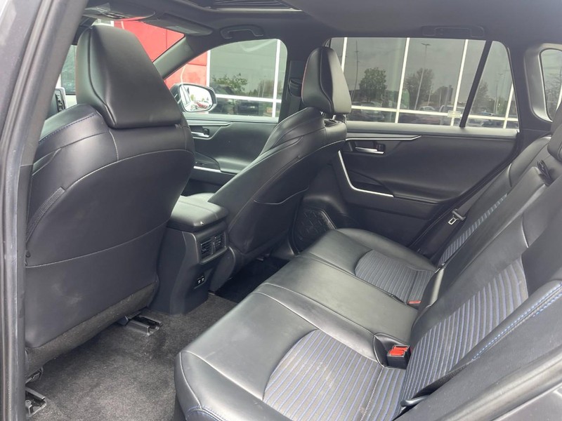 Toyota RAV4 Vehicle Image 09