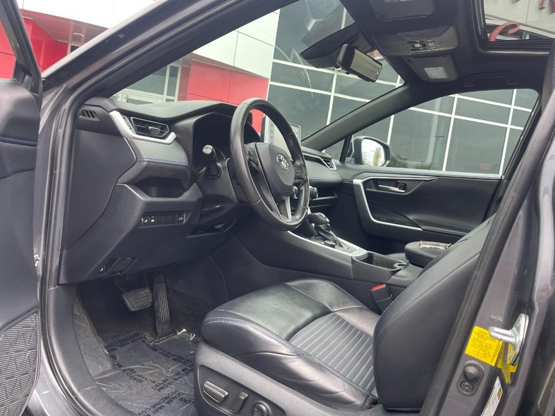 Toyota RAV4 Vehicle Image 10