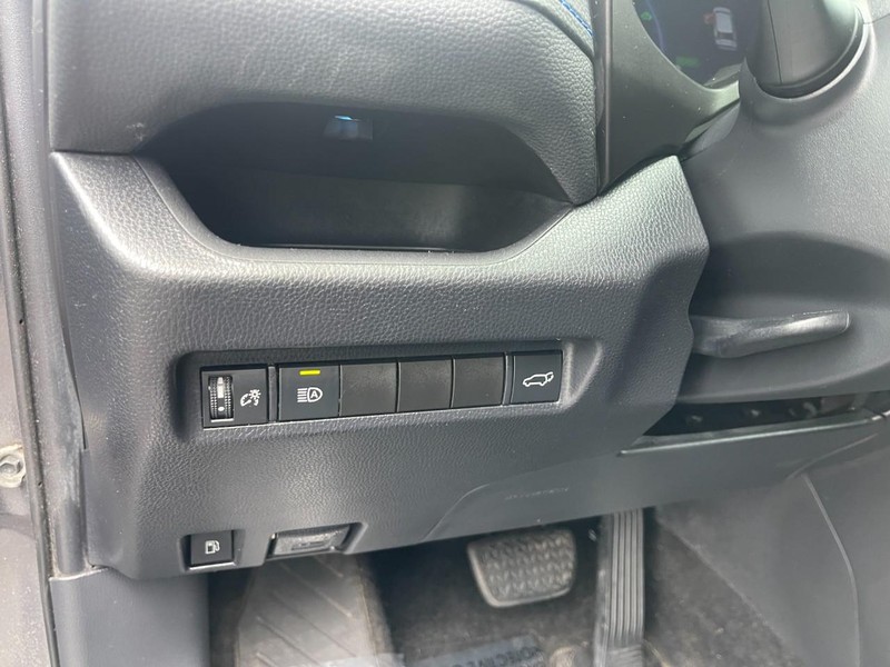 Toyota RAV4 Vehicle Image 12
