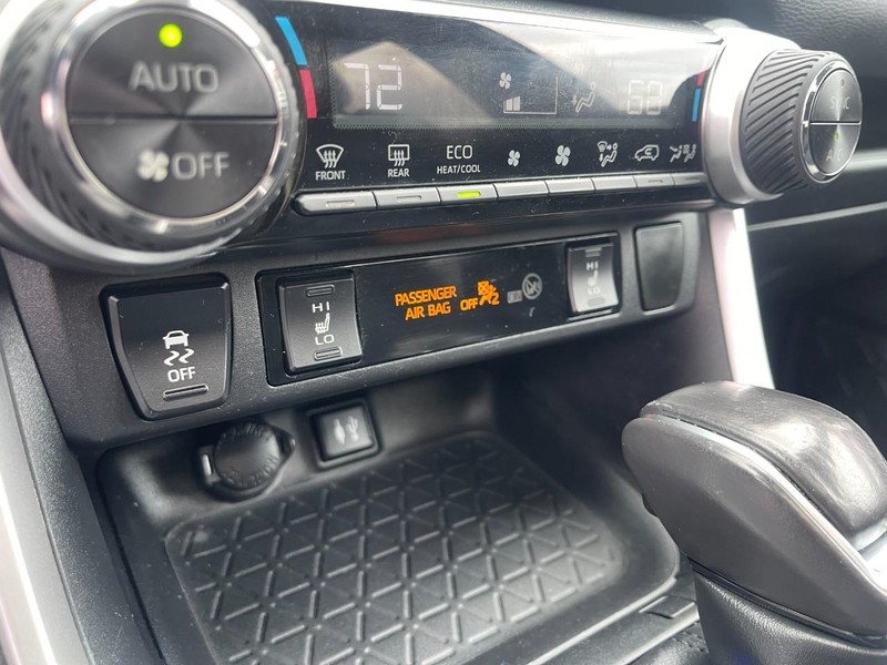 Toyota RAV4 Vehicle Image 18