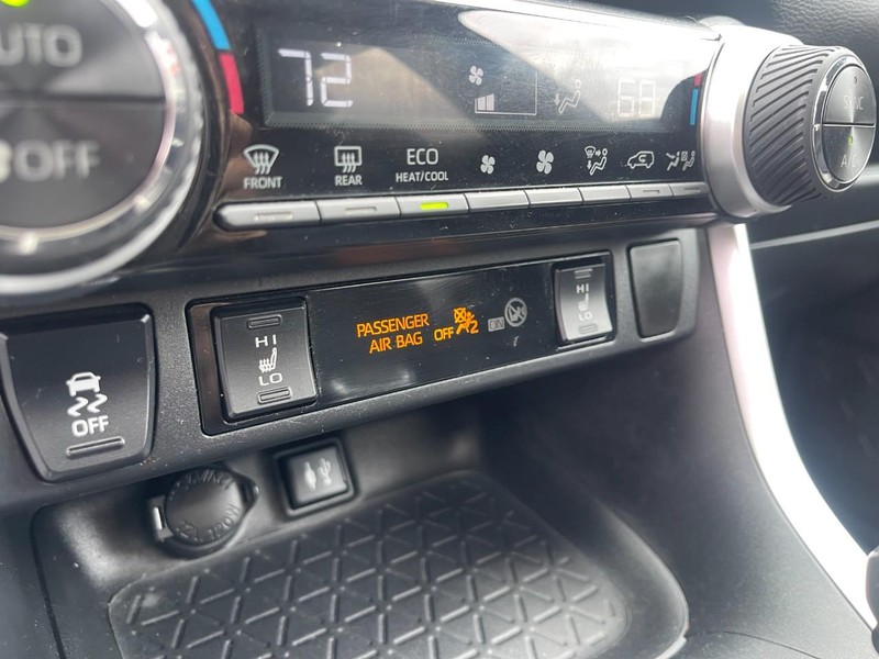 Toyota RAV4 Vehicle Image 22