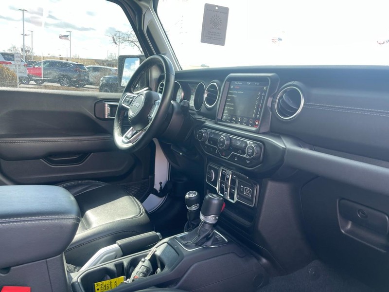 Jeep Wrangler 4xe Vehicle Image 02