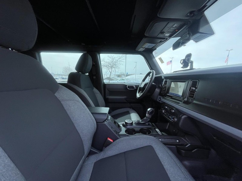 Ford Bronco Vehicle Image 11