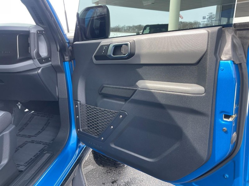 Ford Bronco Vehicle Image 12