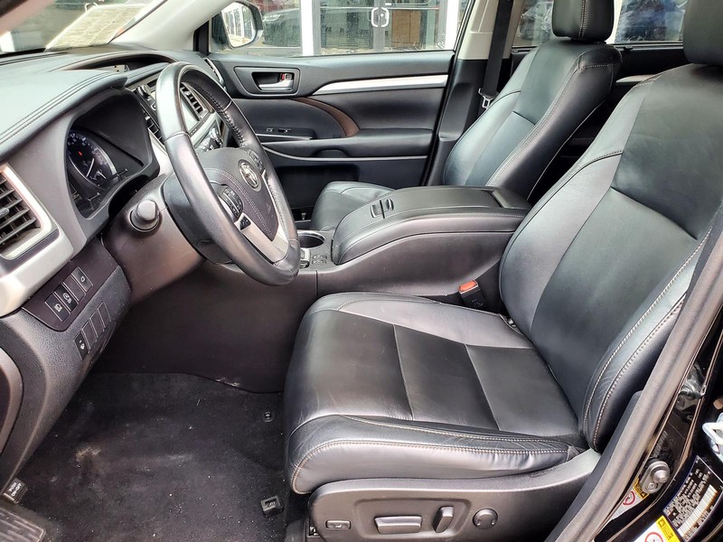 Toyota Highlander Vehicle Image 11