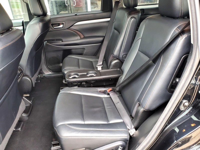Toyota Highlander Vehicle Image 15