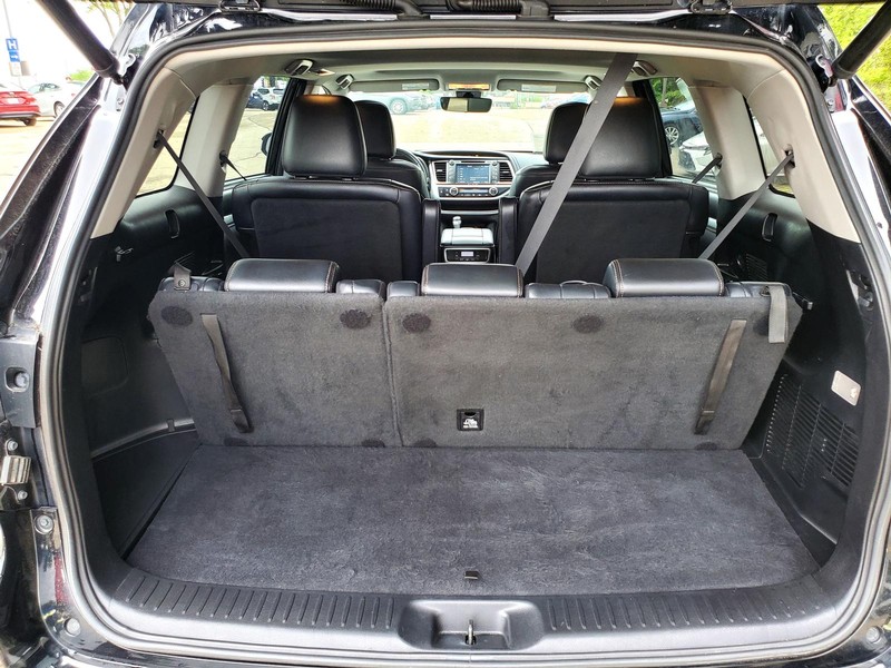 Toyota Highlander Vehicle Image 18