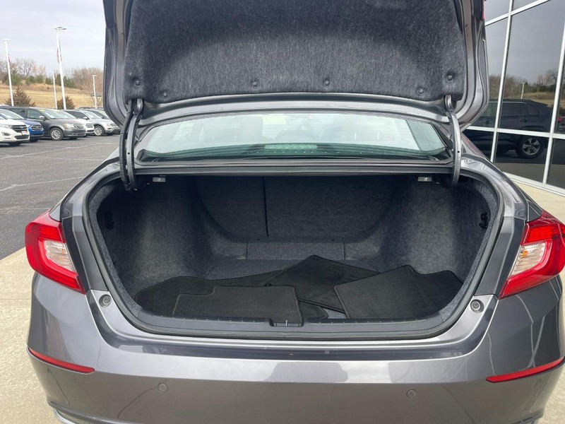 Honda Accord Hybrid Vehicle Image 16