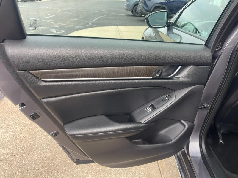 Honda Accord Hybrid Vehicle Image 18