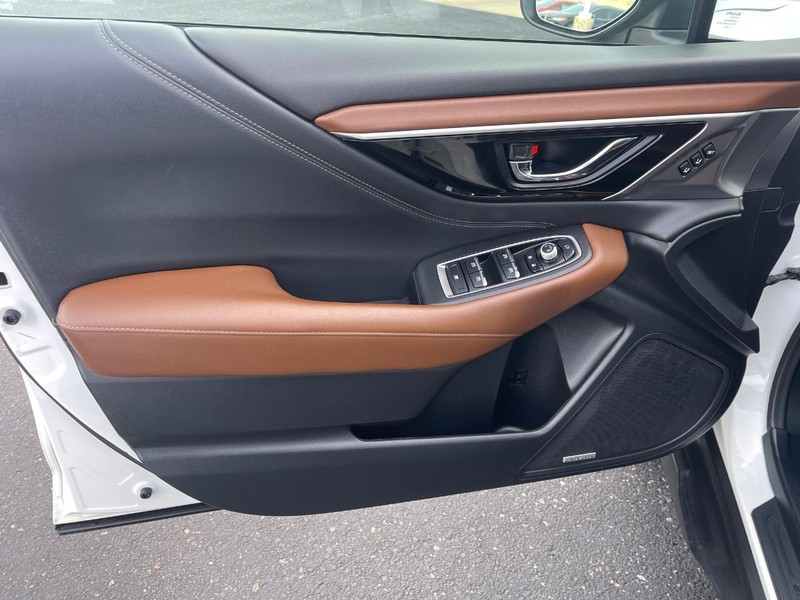 Subaru Outback Vehicle Image 24