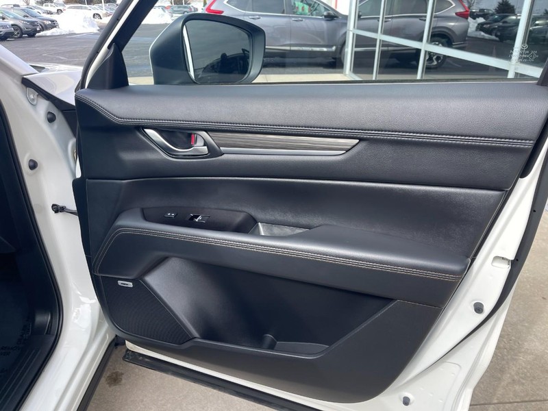Mazda CX-5 Vehicle Image 12