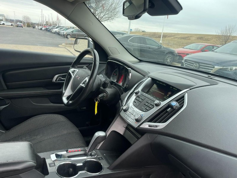 GMC Terrain Vehicle Image 02