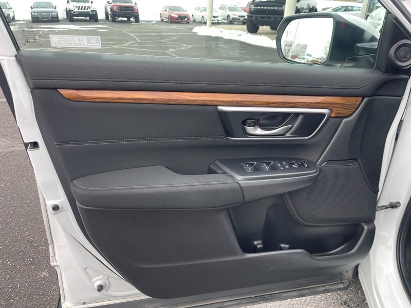 Honda CR-V Vehicle Image 16