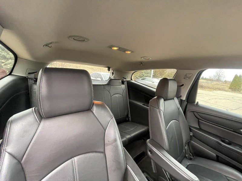 Chevrolet Traverse Vehicle Image 05