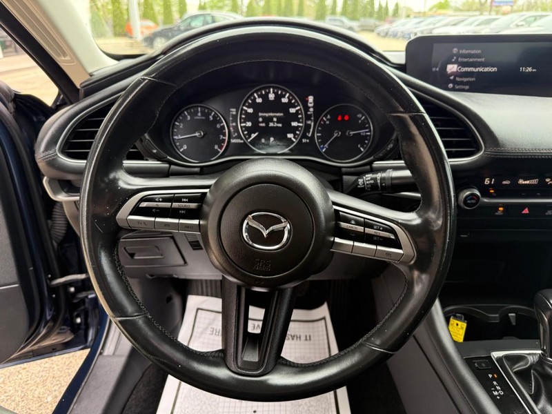 Mazda Mazda3 Sedan Vehicle Image 18
