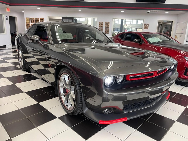 Dodge Challenger Vehicle Image 02