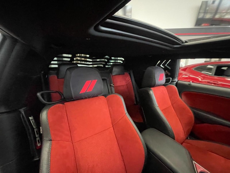 Dodge Challenger Vehicle Image 12