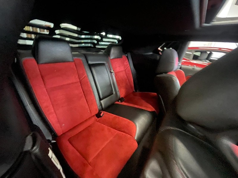 Dodge Challenger Vehicle Image 13