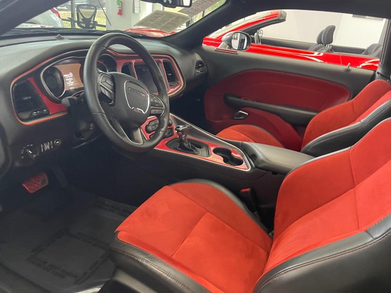 Dodge Challenger Vehicle Image 17