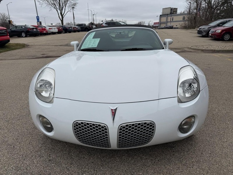 Pontiac Solstice Vehicle Image 02