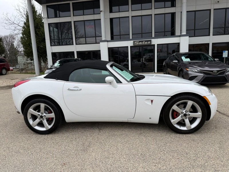 Pontiac Solstice Vehicle Image 04