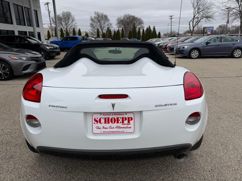 Pontiac Solstice Vehicle Image 06