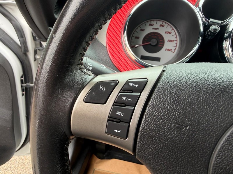 Pontiac Solstice Vehicle Image 15