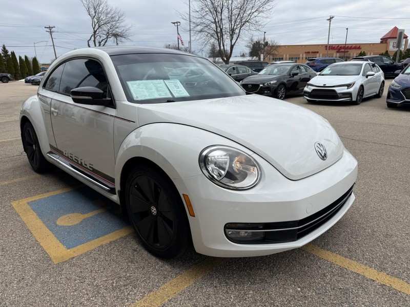 Volkswagen Beetle Vehicle Image 05