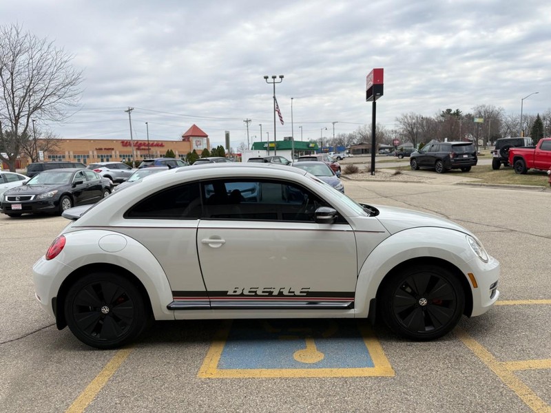 Volkswagen Beetle Vehicle Image 08