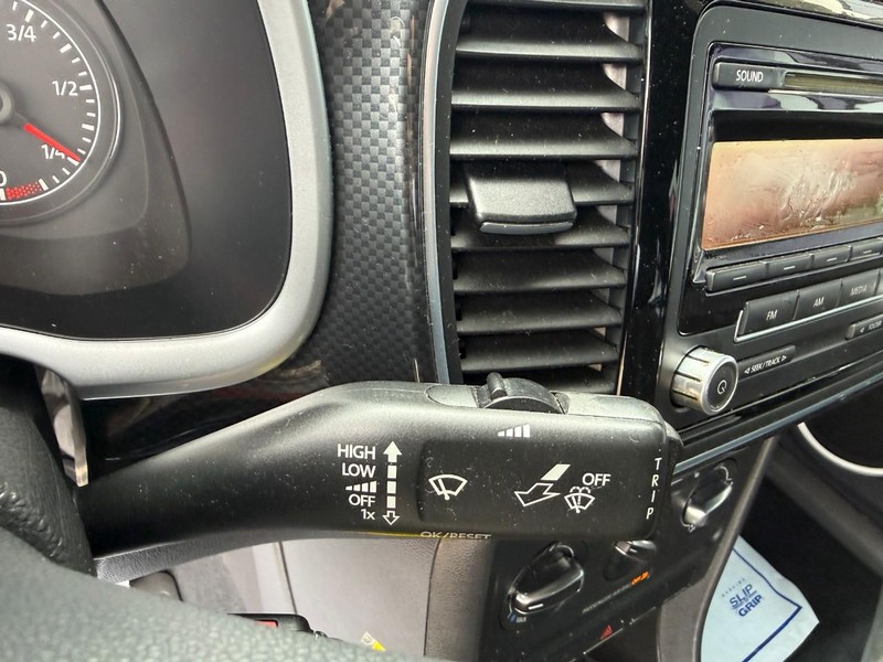 Volkswagen Beetle Vehicle Image 24