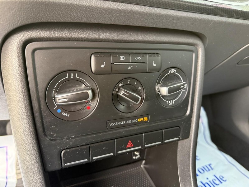 Volkswagen Beetle Vehicle Image 27