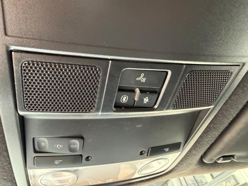 Volkswagen Beetle Vehicle Image 29