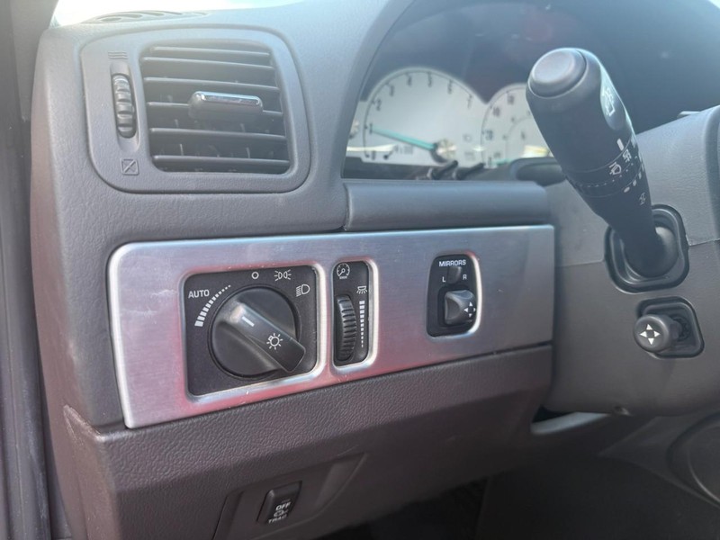 Ford Thunderbird Vehicle Image 13