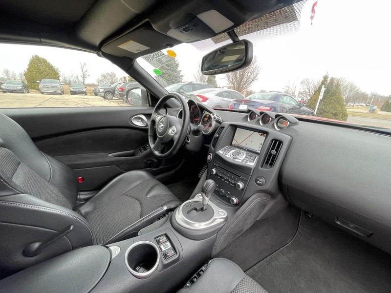 Nissan 370Z Roadster Vehicle Image 05