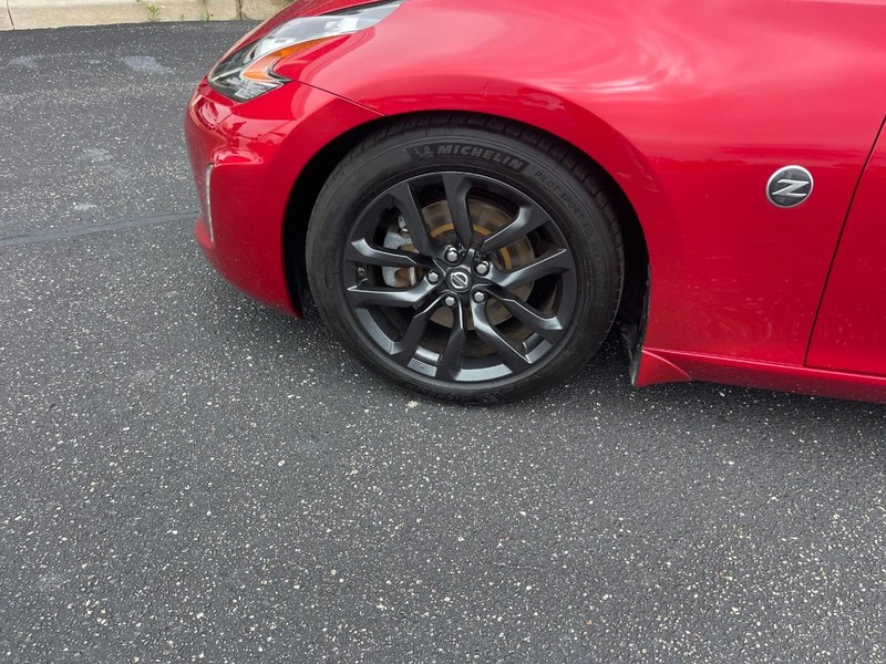 Nissan 370Z Roadster Vehicle Image 06