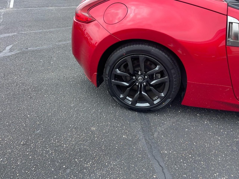 Nissan 370Z Roadster Vehicle Image 08